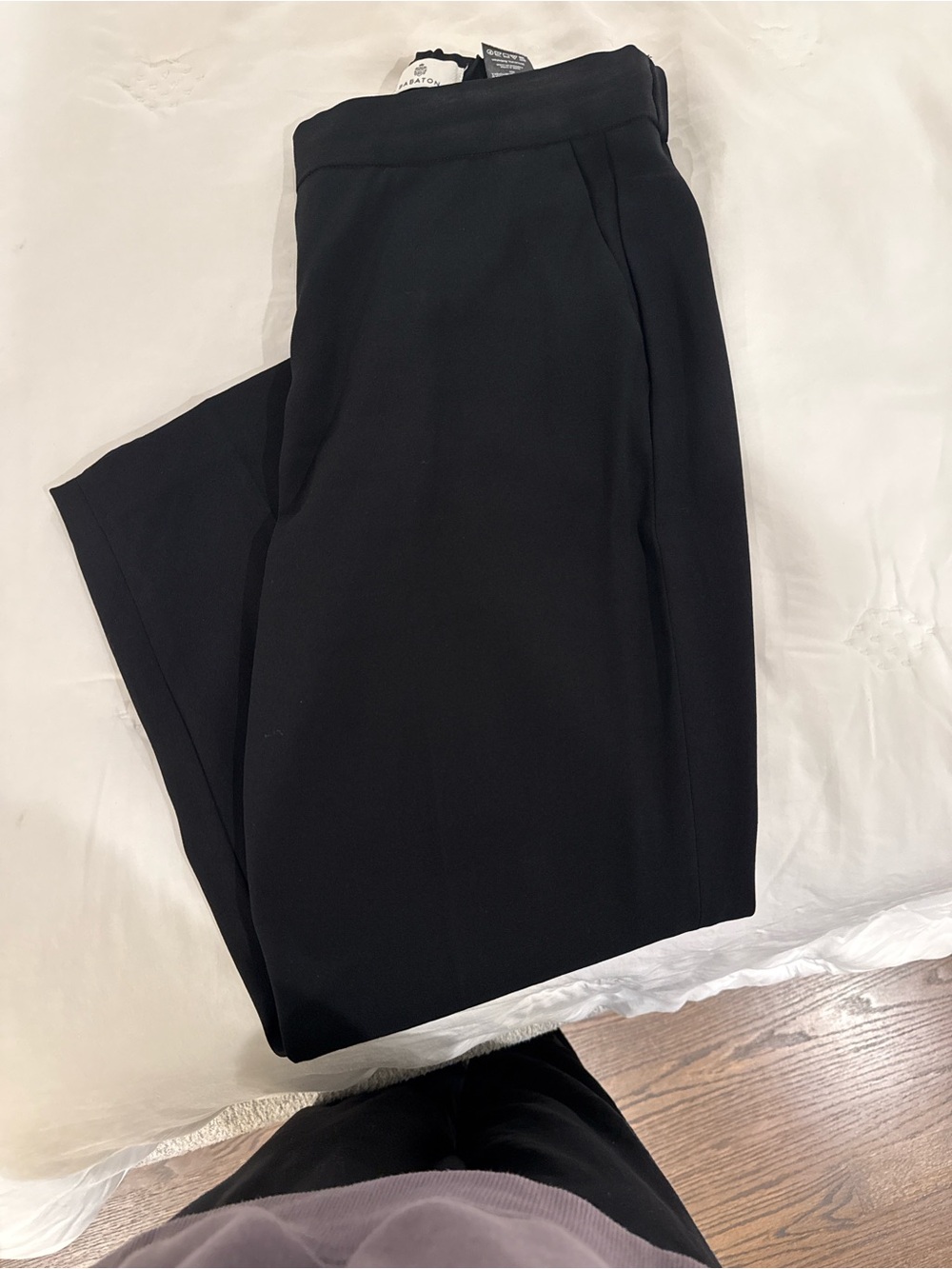 Aritzia Babaton Black Cropped Straight-Leg Pants